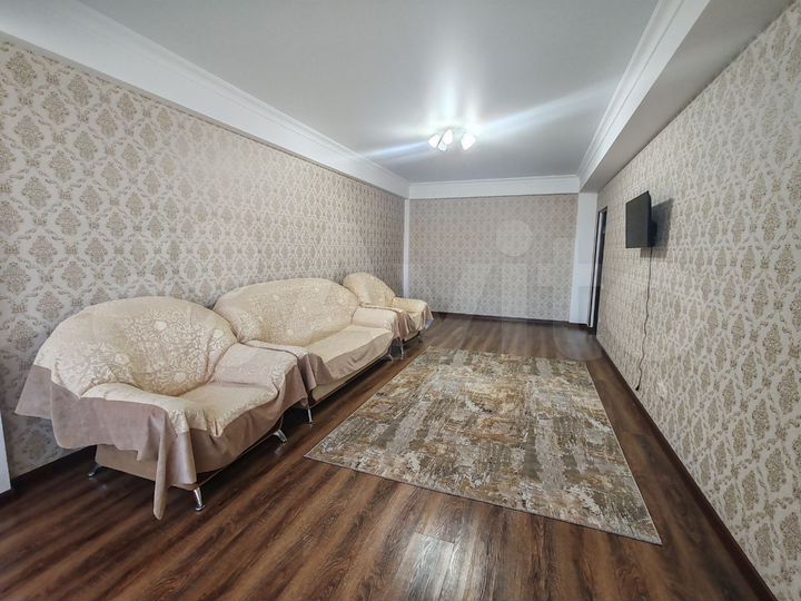2-к. квартира, 75 м², 1/10 эт.