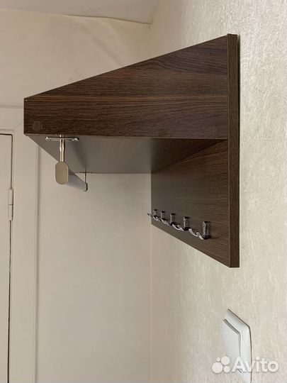 Продаю полку в прихожую