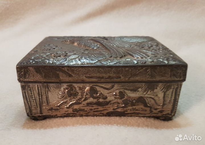 Антикварная шкатулка