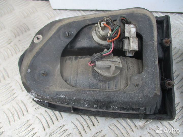 Фонарь задний внутренний Hyundai Starex H1