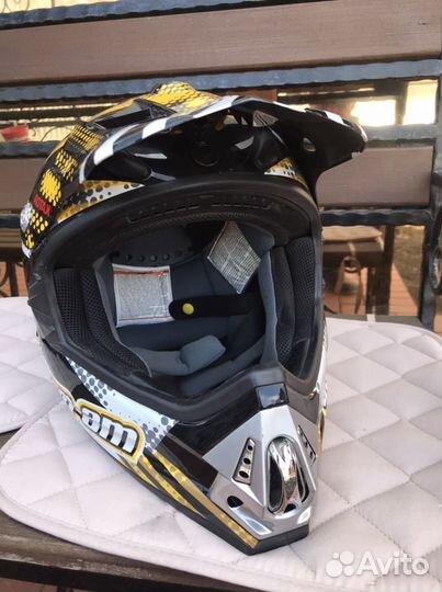Продам шлем Can-am
