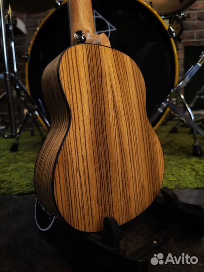 Укулеле сопрано + тюнер