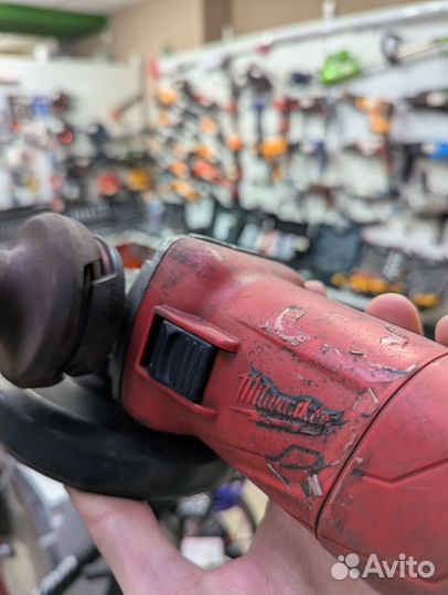 Болгарка Milwaukee Agv 10-125 ek Тмн01