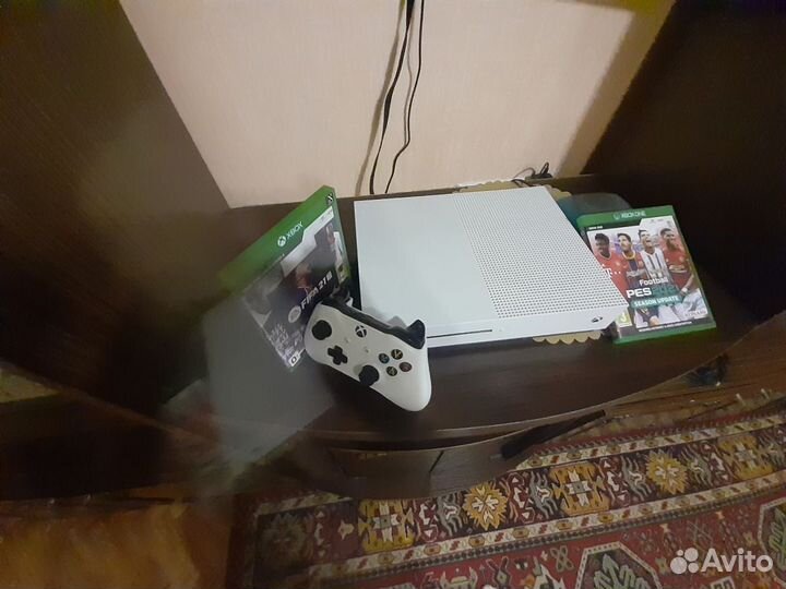 Xbox one s 1tb с играми