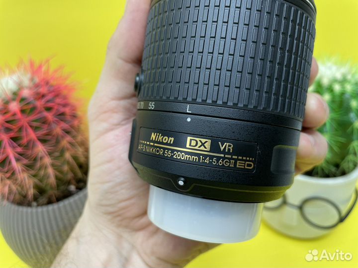 Nikon 55-200mm f/4-5.6G AF-S DX ED VR II