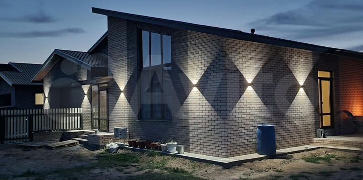 Коттедж 191 м² на участке 8 сот.