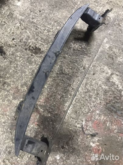 Усилитель бампера Volkswagen Passat B6