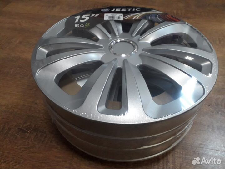 Колпаки на колеса R15 Jestic 
