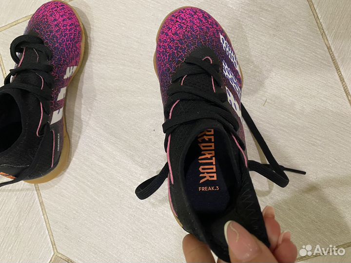 Детские футбольные бутсы