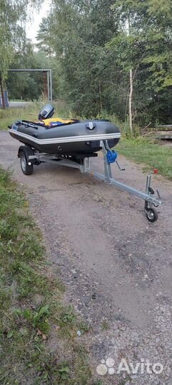 Лодка с мотором