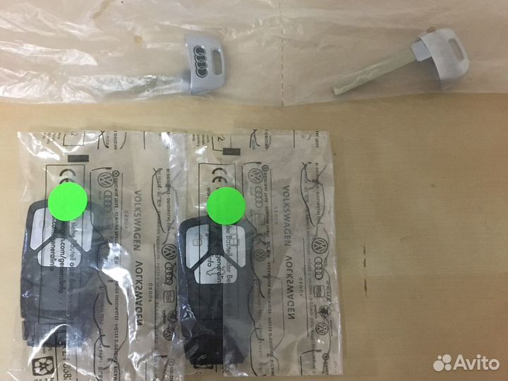 Комплект личинок с ключами Audi 80A898374kaif