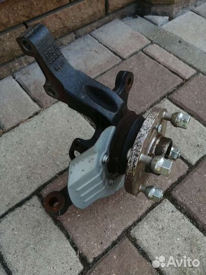 Кулак, ступицы передний правый Дэу Джентра