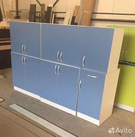 Кухня со столешницей новая. Доставим