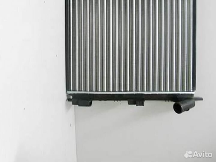 Радиатор охлаждения Ниссан Альмера g15 2012 - нв