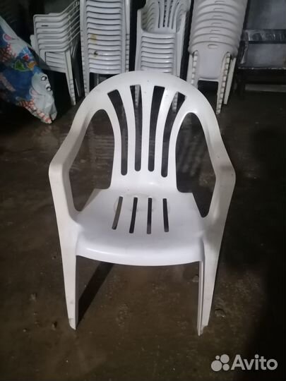 Пластиковые стулья бу