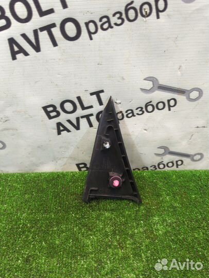 Уголок двери задний правый Kia Venga YN G4FA 2012