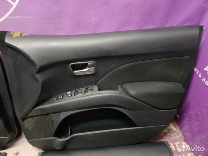 Обшивка боковой двери Peugeot 4007 DW12 2008