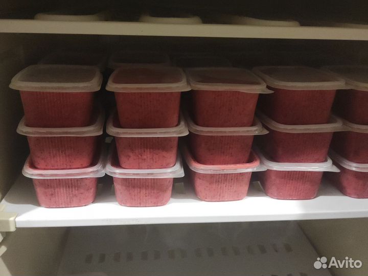 Земляника, грибы сушёные, яблоки сушёные