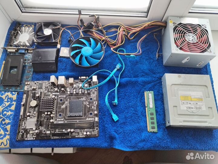 Материнская плата с процессором и памятью