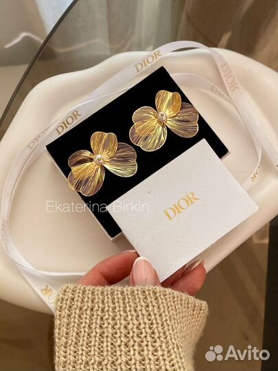 Серьги цветы цвет золото объемные