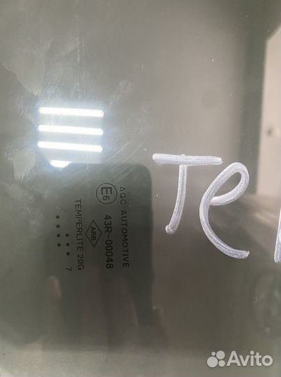 Стекло задней левой двери Nissan Terrano