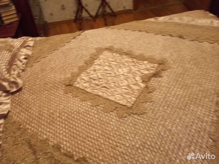 Комплект шёлковый на 2 х спальную кровать бу