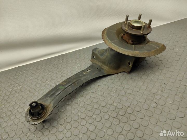 Кулак поворотный задний правый Volvo V50 MW43