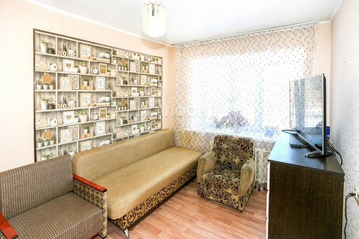 2-к. квартира, 40 м², 3/3 эт.