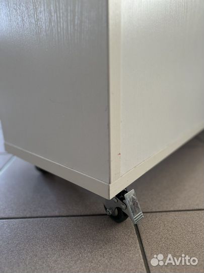 Подставка для цветов на колесах