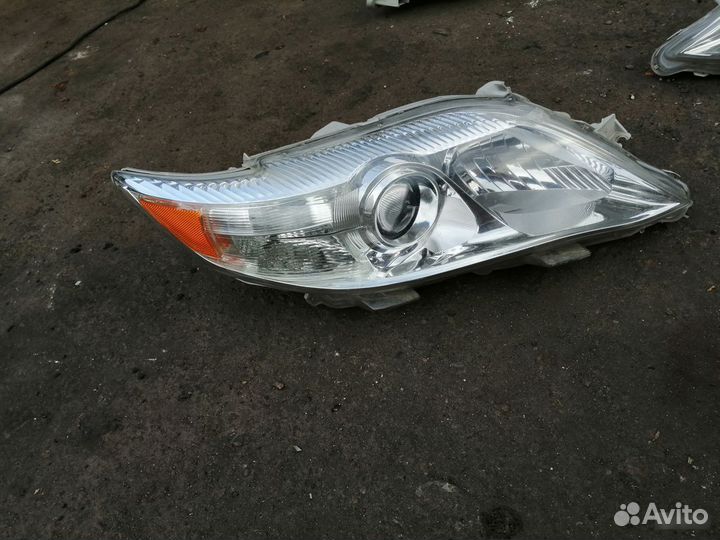 Фара правая Camry 40 стекло 2010 Галоген