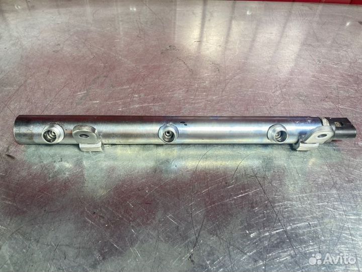 Топливная рампа правая Mercedes E-Class W213 OM642