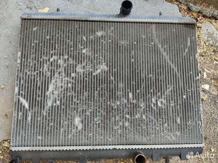 Радиатор охлаждения Пежо