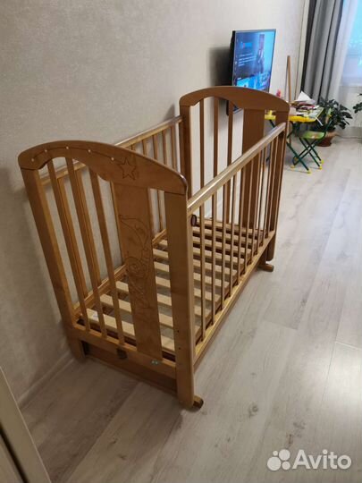 Детская кроватка с маятником Красная звезда С 718э