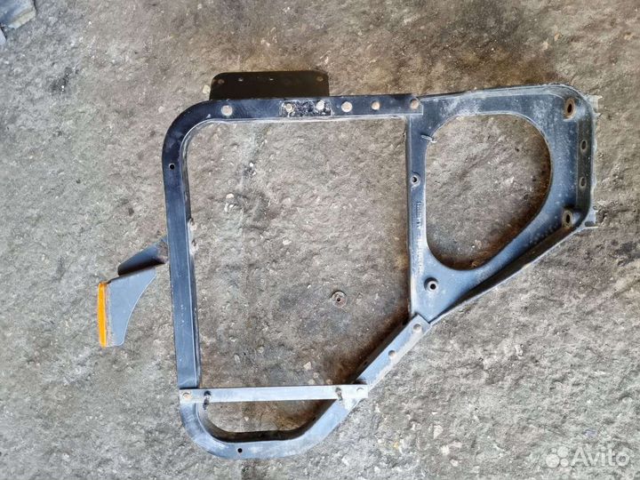 Крепление крыла на Renault Premium