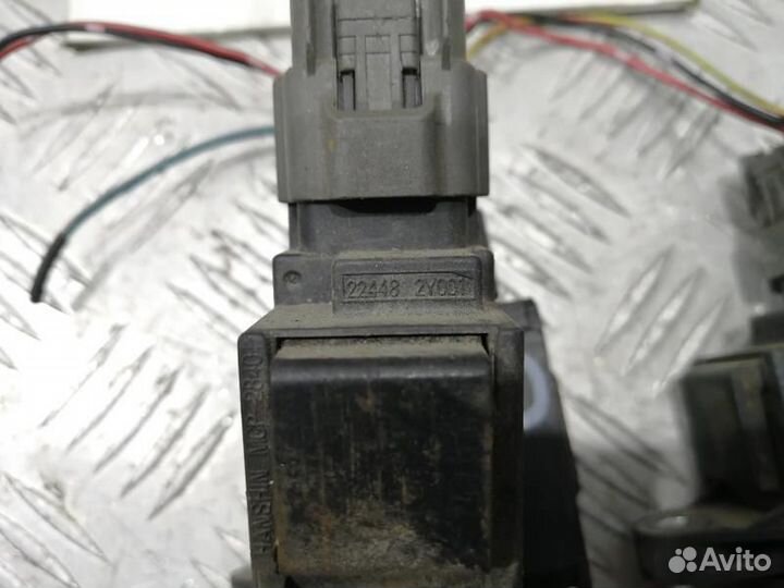 Катушка зажигания оригинал задняя VQ20 VQ30 Ниссан