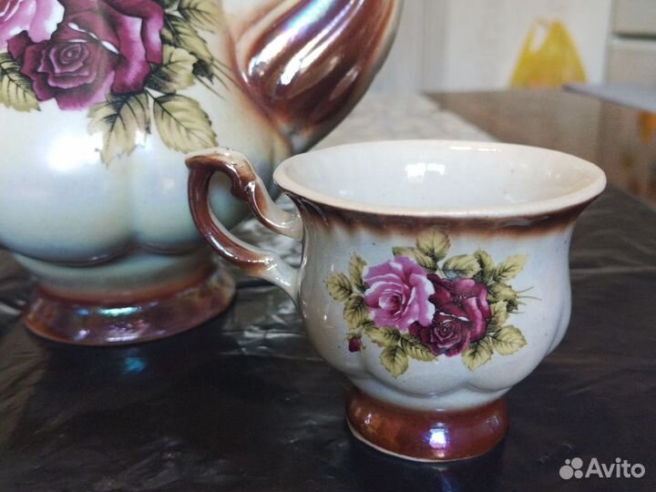 Чайник, молочник, чашки