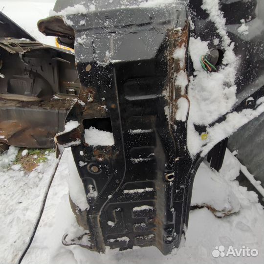 Крыло четверть заднее левое Mitsubishi lancer 9