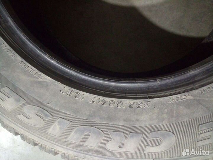 Bridgestone Ice Cruiser 7000 235/65 R17