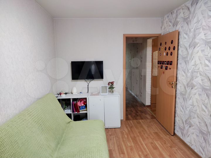 2-к. квартира, 50 м², 4/9 эт.