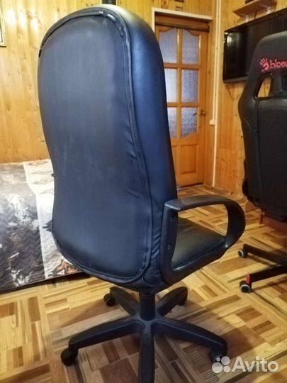 Компьютерное кресло