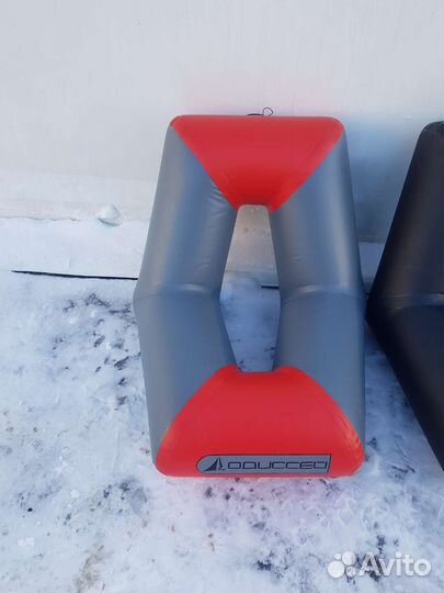 Надувное кресло в лодку