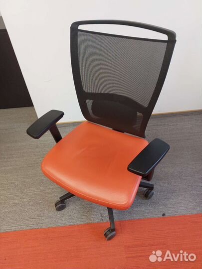 Компьютерное кресло натуральная кожа