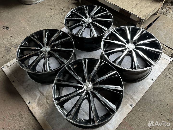 R18 5x114.3 Weds Leonis