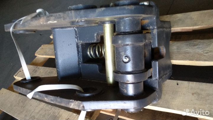 Быстросъем кронштейн 11886502 для Volvo BL 61/71