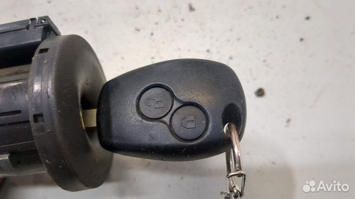 Замок зажигания Renault Master 2010