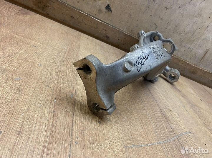 Кулак поворотный передний правый Audi Q7 4M 2015+