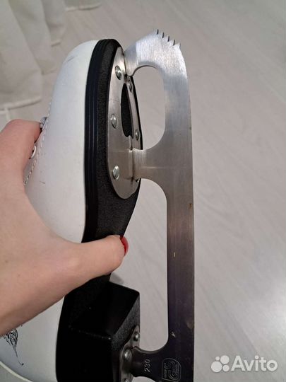 Коньки женские 37