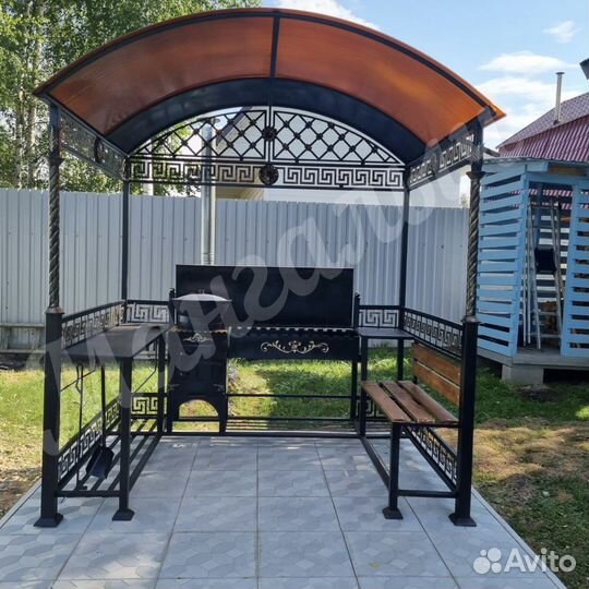Мангал с крышей
