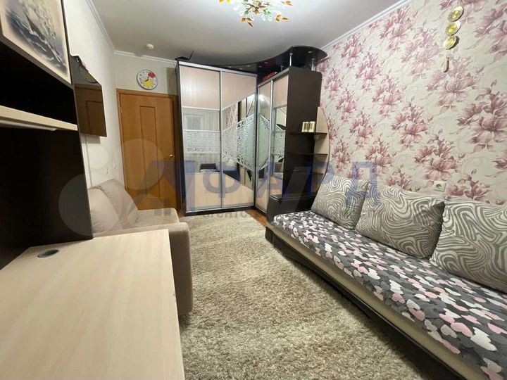 2-к. квартира, 56 м², 8/10 эт.