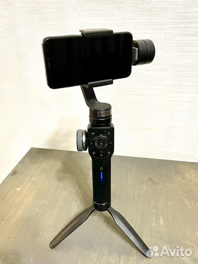 Стабилизатор (стедикам) Zhiyun Smuth 4